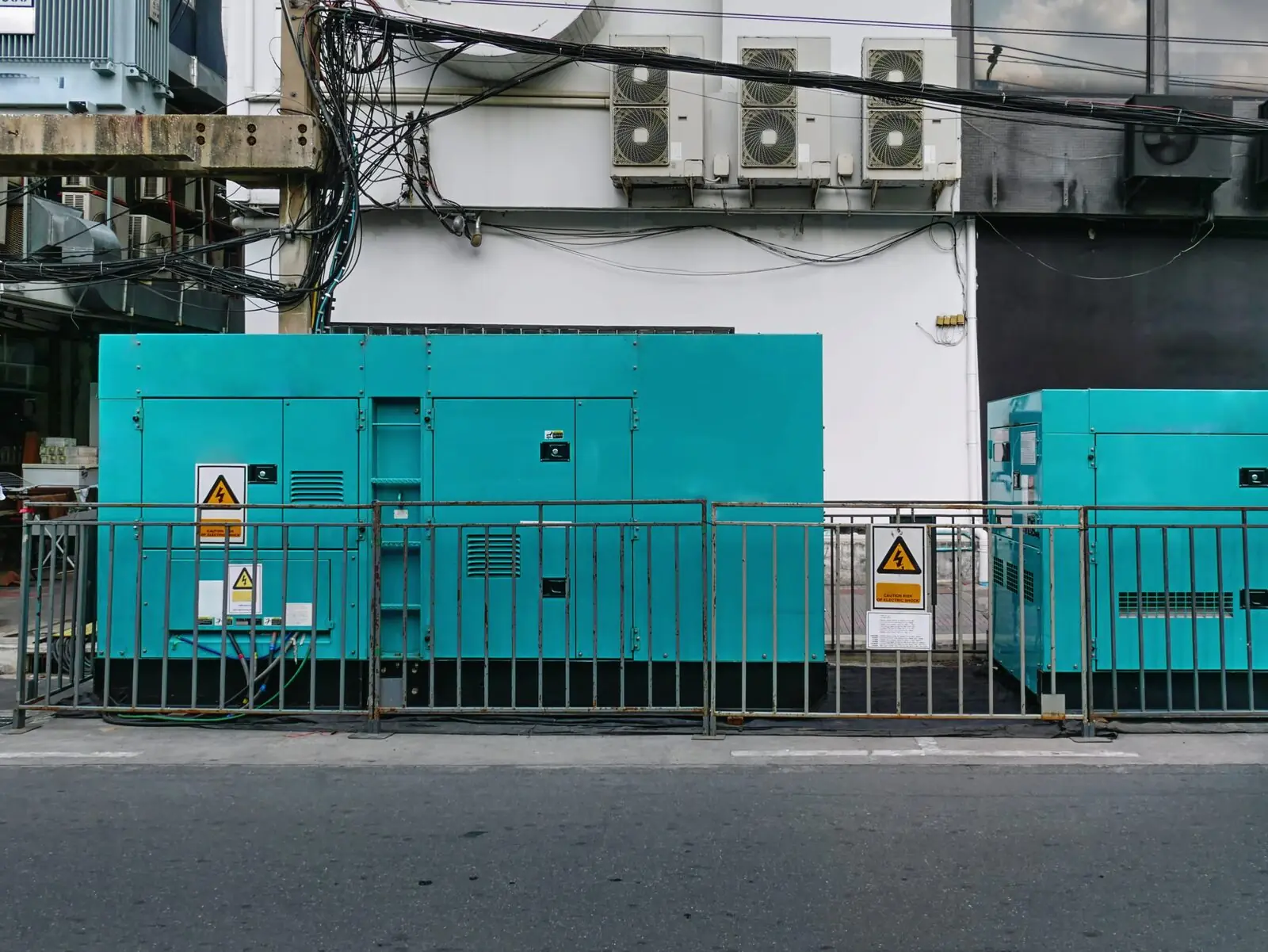 Industrial and commercial standby generators