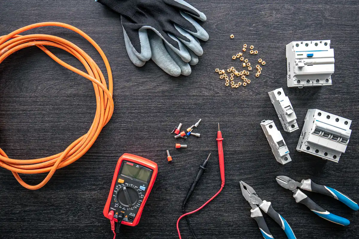 Electrician’s tools and test equipment